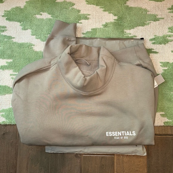ESSENTIALS Fear of God Hoodie Sweatshirt SIZE MEDIUM - Color: MOSS **BRAND NEW** - Picture 6 of 8